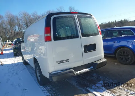2013 Chevrolet Express 2500 Work Van z USA, uszkodzony, nr VIN 1GCWGFCA8D1126118